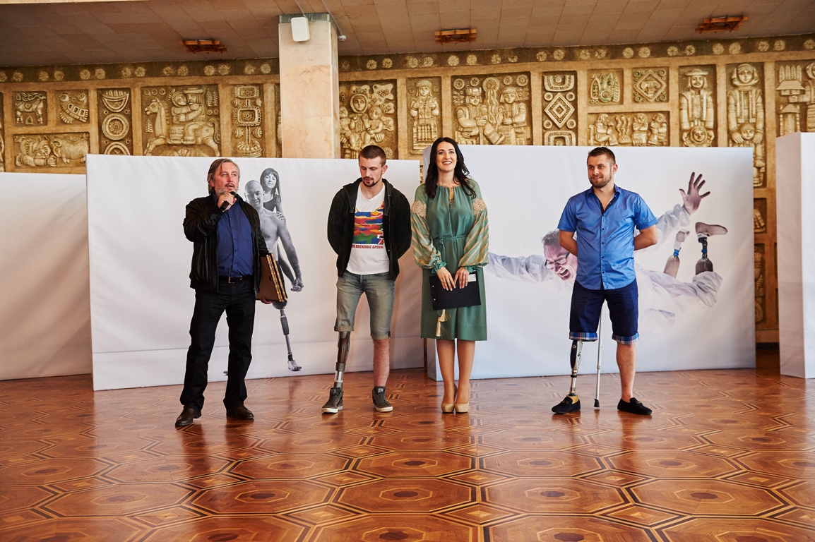 Учасники проекту Viva! Переможці відвідали карпатські водоспади